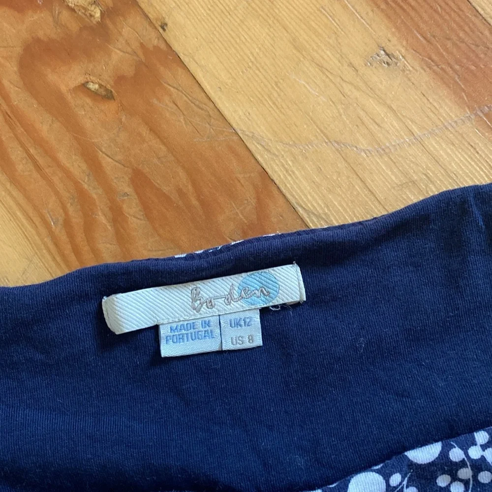 Boden Short Sleeve‎ Navy Blue White Stretch Knit Ruched Sides Women's Top 8